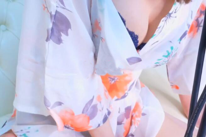 ASMR治愈系御姐利香Rika作品集5V：沉浸式触发音与耳语哄睡全收录 [5V/9.6G]