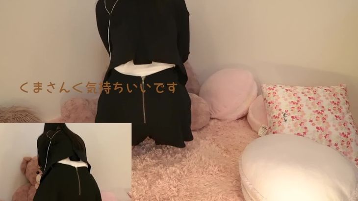 ASMR-Shake-it-Shake-it-Room-Scratching-黒ストッキングがお部屋の掃除-[息子と見るナイトルーティン]