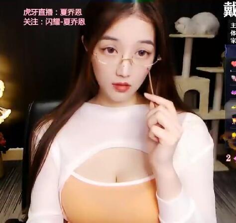 虎牙闪耀夏乔恩ASMR视频-沉浸式采耳与跑马触发音御姐喘息[474w x 449h]