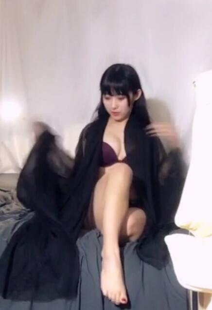 ASMR鸽王17部嗲音助眠合集：高颜值主播的沉浸式颅内按摩体验 [17V/4.96G][迅雷种子]