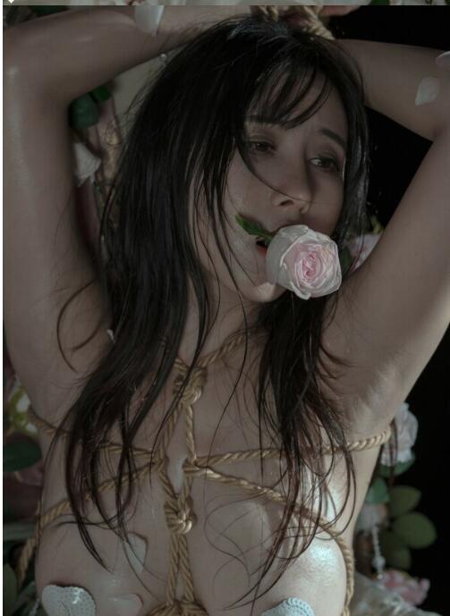 云溪溪ASMR捆绑艺术：玫瑰绳艺束缚与沉浸式声控体验 [49P1V+875M]