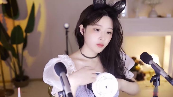 ASMR大伊伊 心跳kiss