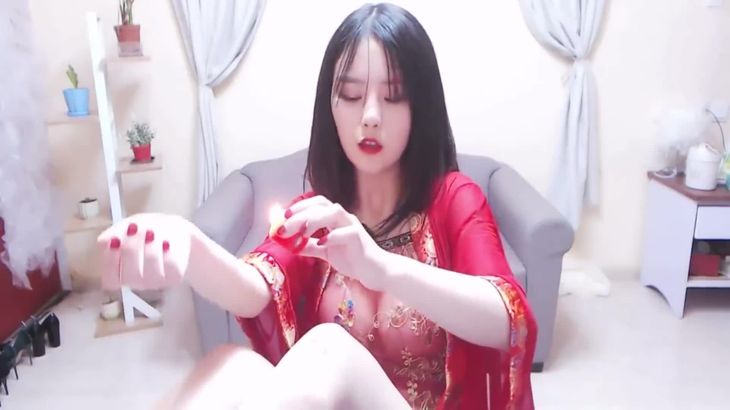 林满满ASMR收费福利红衣滴蜡烛