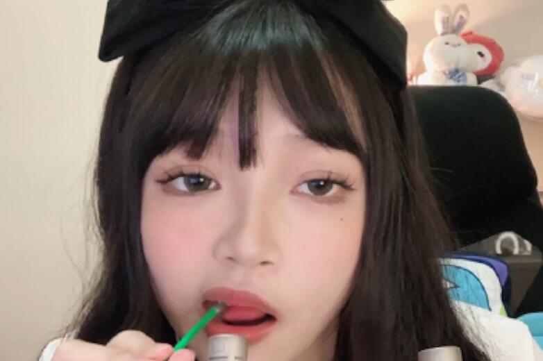 辣不辣Hyo擦边棒棒糖